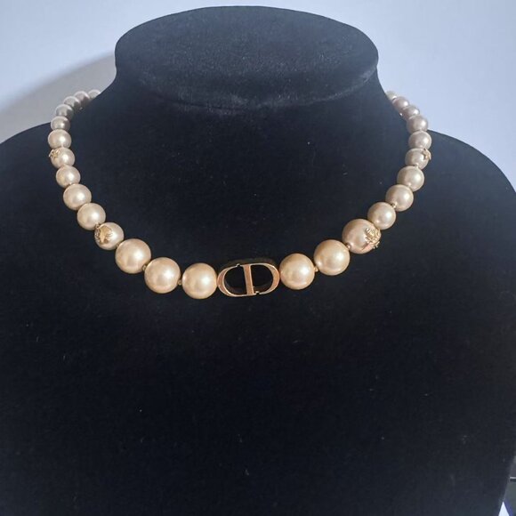 Dior 30 Montaigne Choker Pink Finish Metal Pink Resin Pearls with Box - Picture 1 of 6